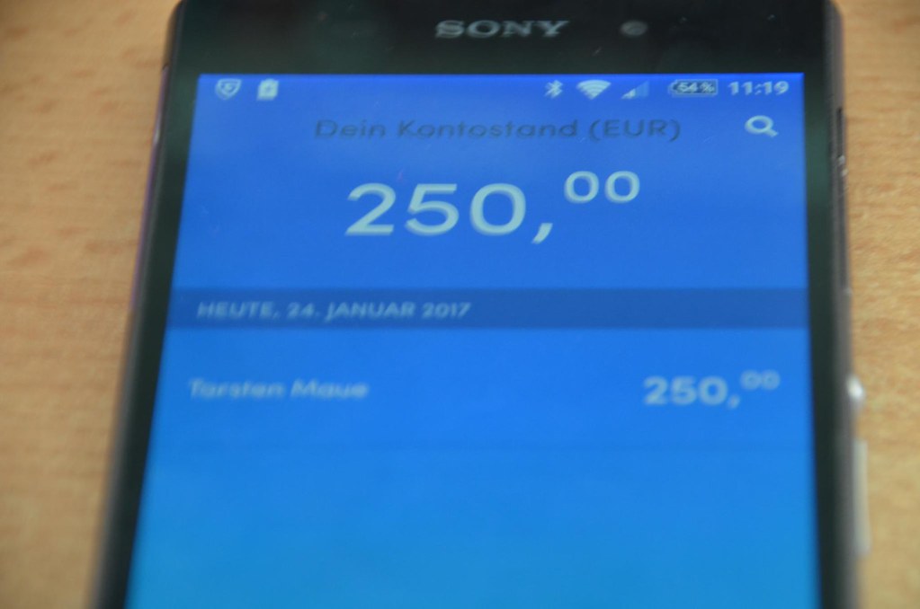 Girokonto zeigt Guthaben von 250 Euro